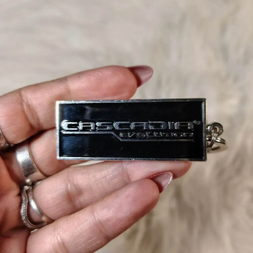 Detroit Diesel CASCADIA EVOLUTION Key Fob Keyring Keychain Vintage Blk Silver